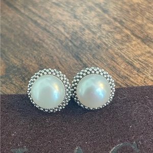 Lagos Pearl Earrings